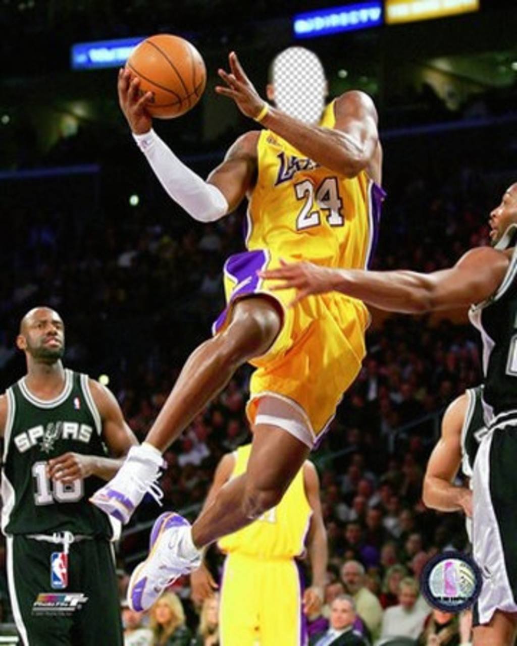 Fotomontage zu setzen Ihr Gesicht auf den Spieler Kobe Bryant Ihren Körper mit dem Basketball-Spieler Kobe Bryant mit dem T-Shirt von Los Angeles Lakers ändern ..